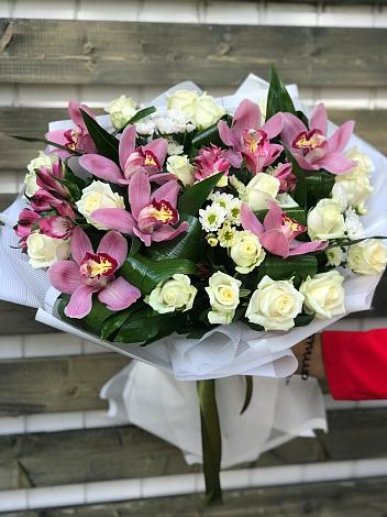 Букет цветов из: Розы и Хризантемы в Анучино