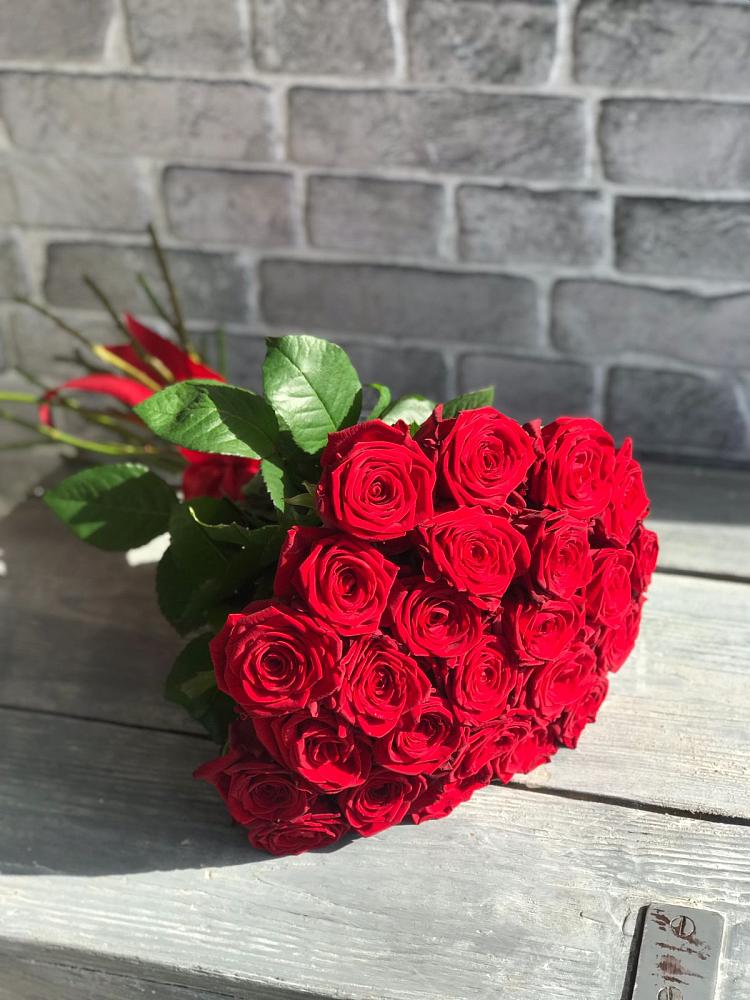 Букет Красные розы Фридом в Анучино