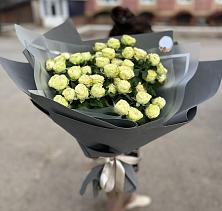 Букет Белые кустовые розы Солинеро в Анучино