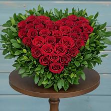 Цветочная композиция из Розы в виде сердца в Анучино