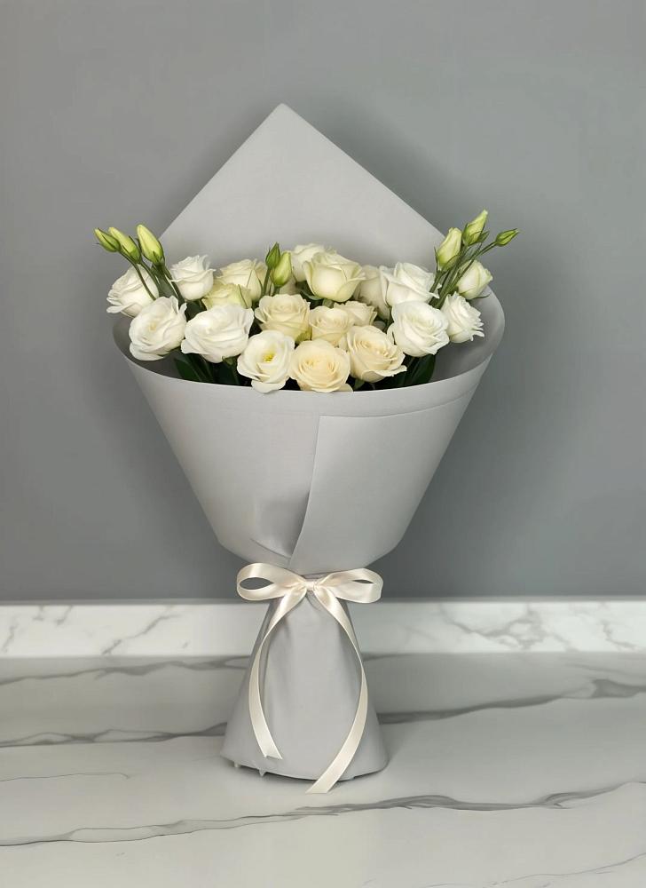 Букет цветов из: Розы и Лизиантусы в Анучино