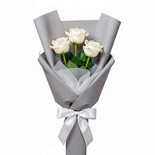 Букет 3 белые розы в Анучино