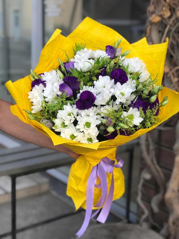 Букет цветов из: Ирисы, Хризантемы и Ромашки в Анучино