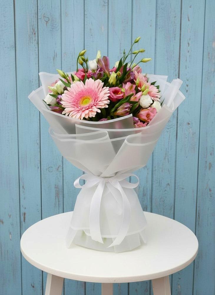 Букет цветов из: Герберы, Альстромерии и Лизиантусы в Анучино