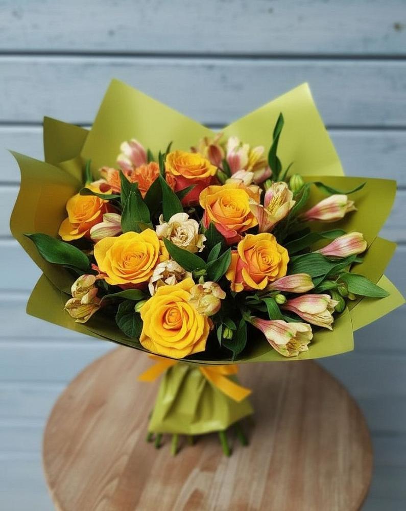 Букет цветов из: Альстромерии и Розы в Анучино