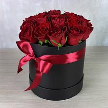 Цветочная композиция из Розы в шляпной коробке в Анучино