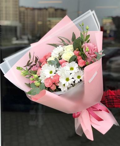 Букет цветов из: Розы, Лизиантусы и Хризантемы в Анучино