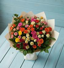 Букет Микс из разноцветных кустовых роз в Анучино