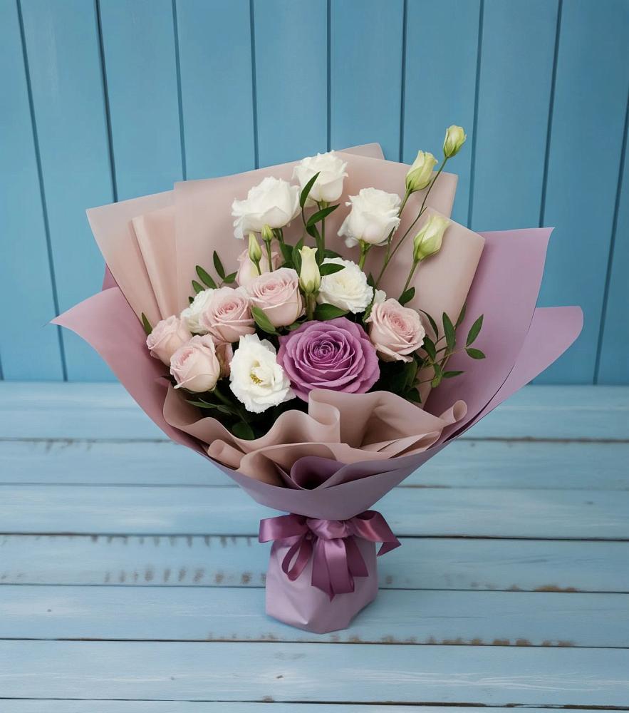 Букет цветов из: Розы и Лизиантусы в Анучино